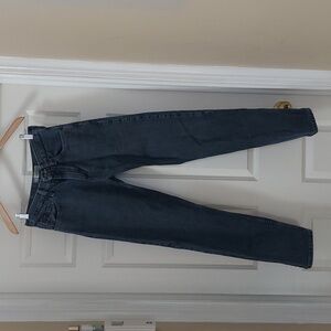 Lee Premium Relaxed Straight Leg Men's/Teen jeans. Size is 30" by 32".